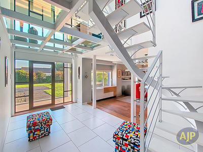 Maison - 394 m² - 15 pièces