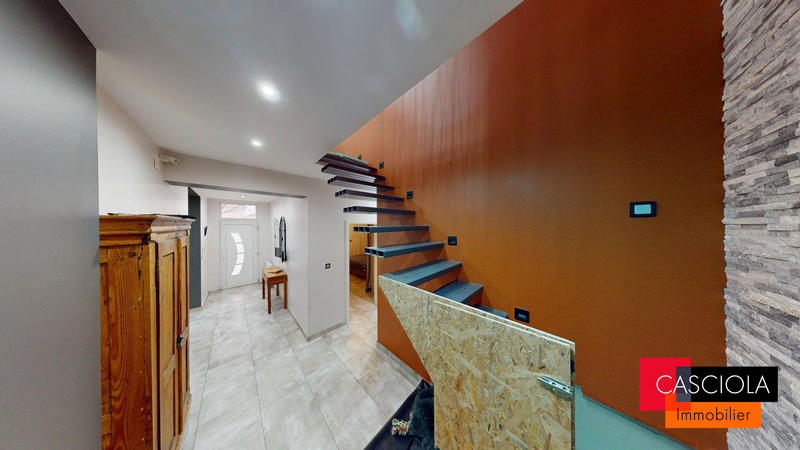 Maison ancienne - 212 m² - 7 pièces