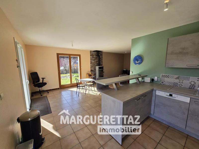 Maison - 90 m² - 4 pièces