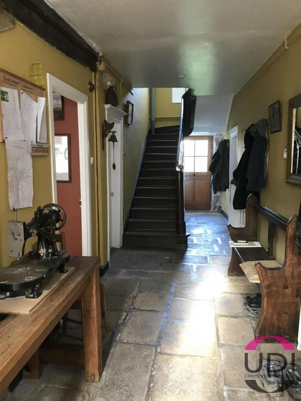 Maison - 235 m² - 8 pièces