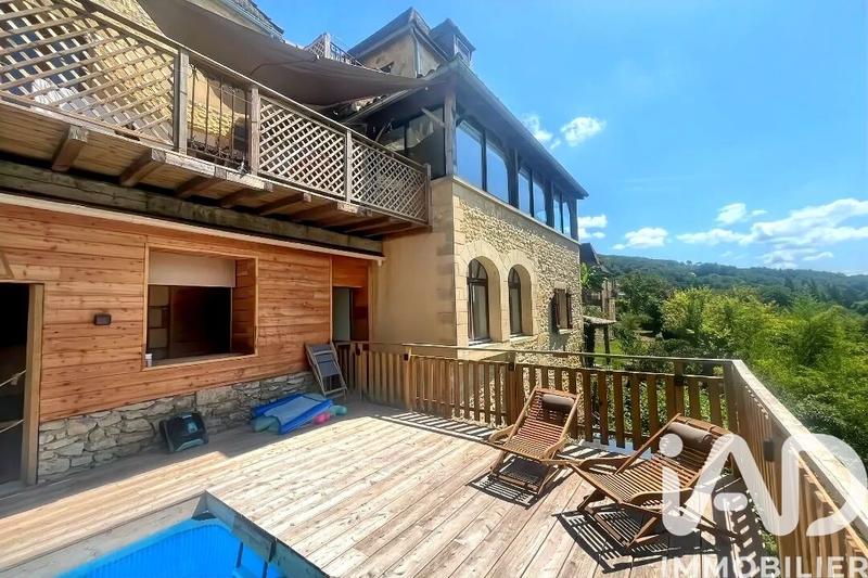 Maison - 265 m² - 13 pièces