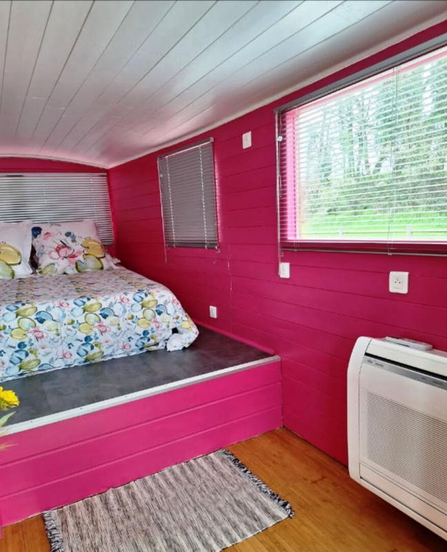 Péniche - 100 m² - 4 pièces