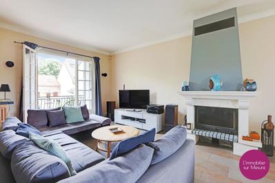 Maison - 250 m² - 7 pièces