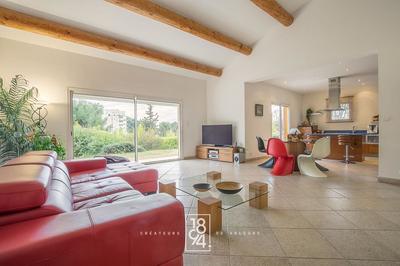 Maison - 162 m² - 5 pièces