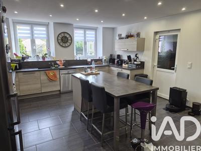 Maison - 211 m² - 6 pièces