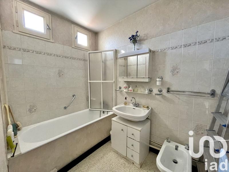 Maison - 99 m² - 5 pièces