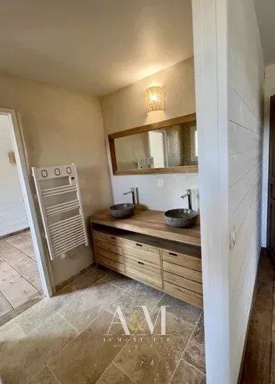 Maison - 175 m² - 7 pièces