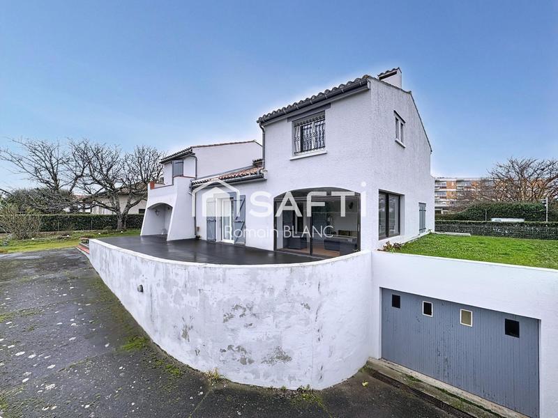 Maison - 171 m² - 6 pièces