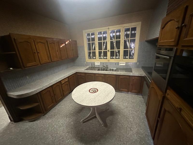 Maison - 200 m² - 7 pièces