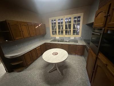 Maison - 200 m² - 7 pièces