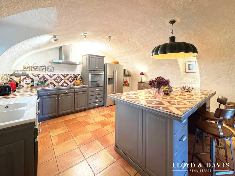 Mas - 204 m² - 9 pièces