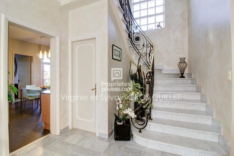 Maison - 215 m² - 8 pièces