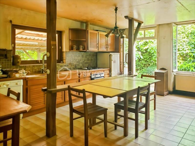 Maison en pierre - 200 m² - 9 pièces