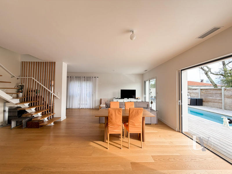 Maison contemporaine - 132 m² - 5 pièces