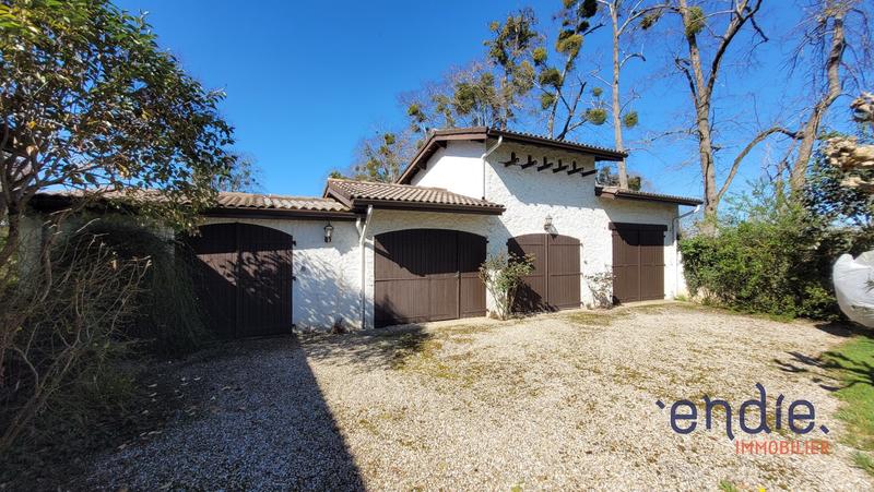 Viager - Maison de village - 140 m² - 7 pièces