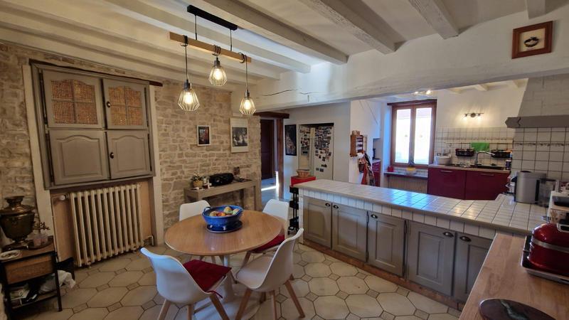 Maison - 196 m² - 6 pièces