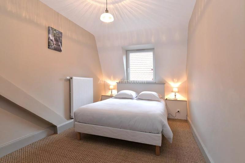 Maison - 742 m² - 12 pièces