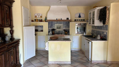 Maison - 180 m² - 8 pièces