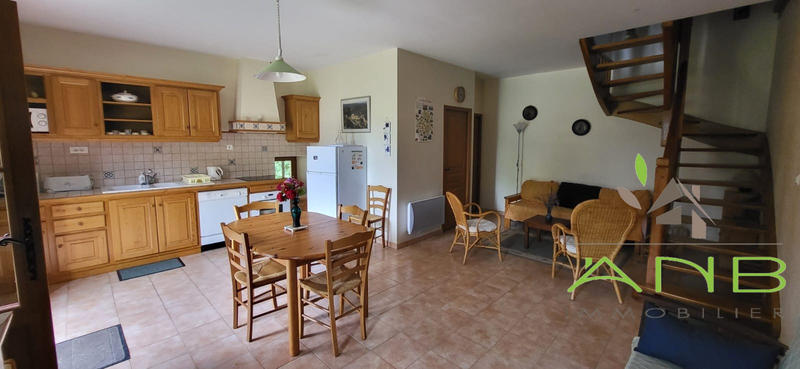 Maison - 330 m² - 12 pièces