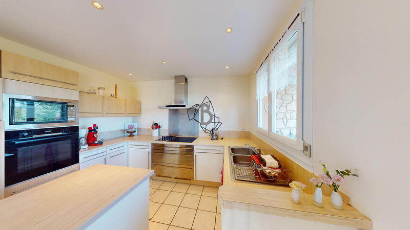 Maison - 167 m² - 7 pièces