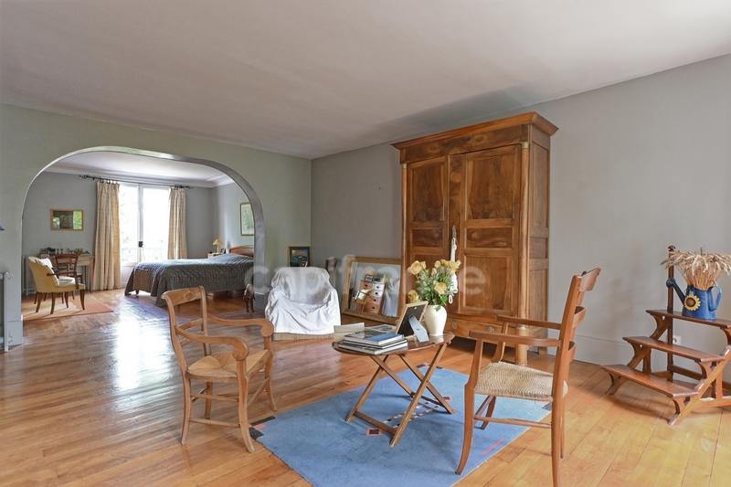Propriété - 380 m² - 15 pièces