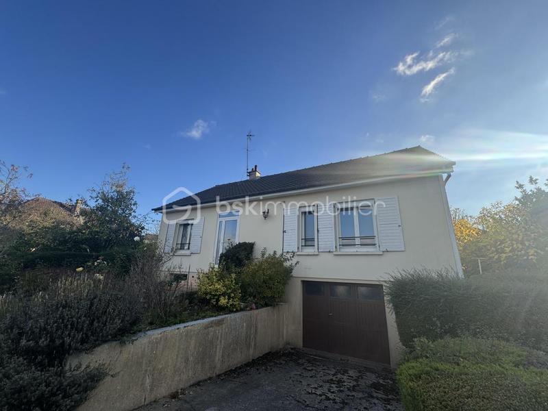 Maison traditionnelle - 75 m² - 4 pièces