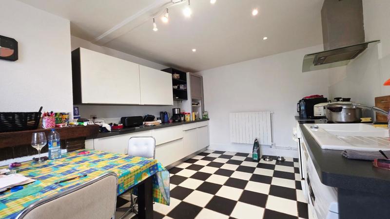 Maison - 188 m² - 7 pièces