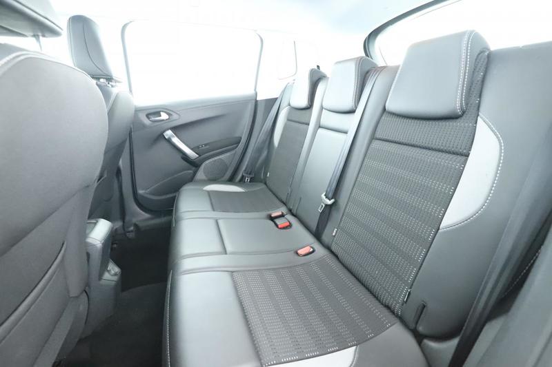 Peugeot 2008 1.6 Blue-HDi Allure 100 ch