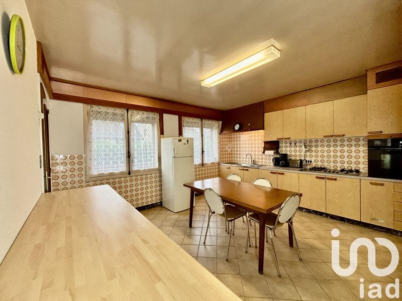 Maison - 180 m² - 7 pièces