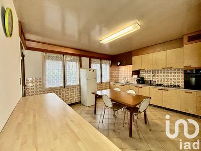 Maison - 180 m² - 7 pièces