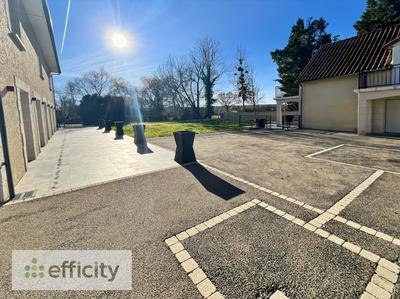 Maison en pierre - 380 m² - 8 pièces