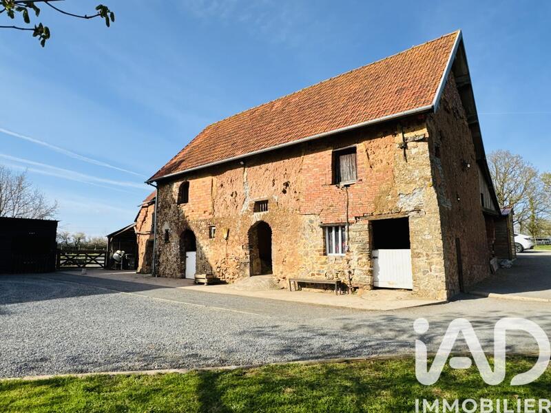 Maison - 255 m² - 8 pièces