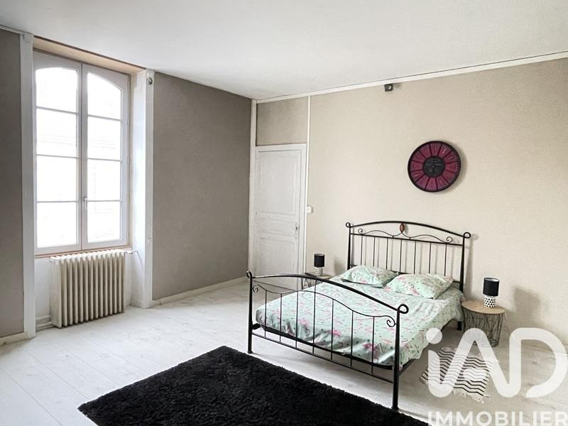 Maison - 239 m² - 9 pièces