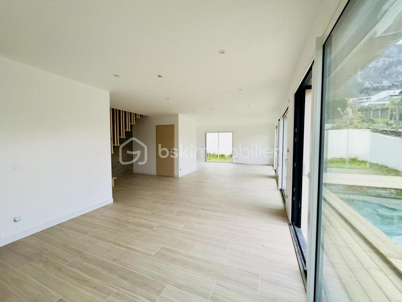 Maison - 120 m² - 4 pièces