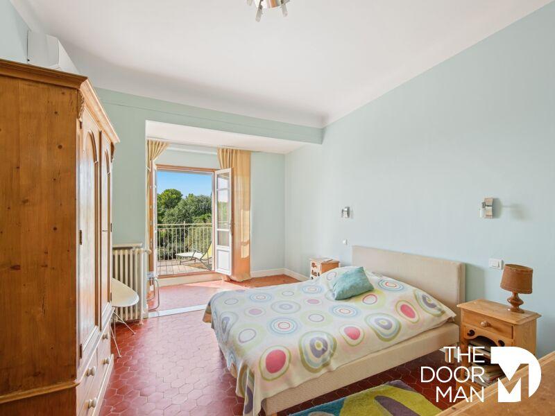 Maison de maîtres - 388 m² - 16 pièces