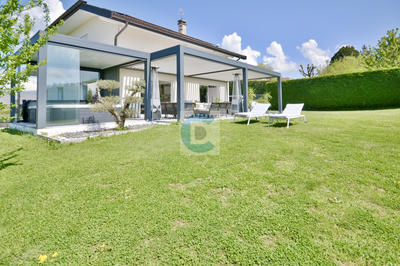 Maison - 228 m² - 8 pièces