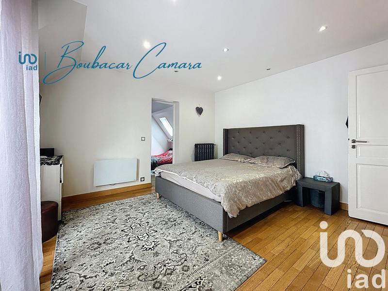 Maison - 203 m² - 8 pièces