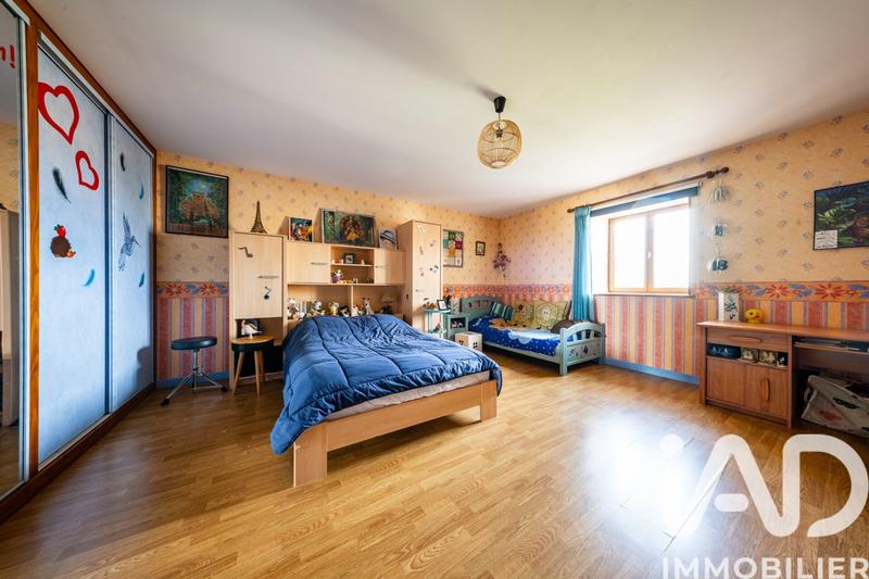 Maison - 265 m² - 9 pièces