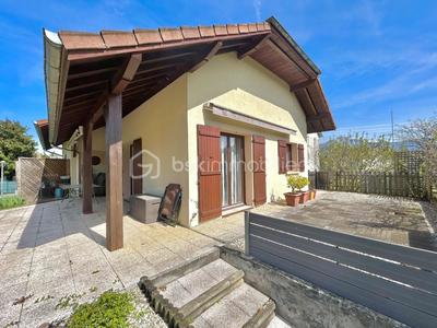 Maison traditionnelle - 140 m² - 6 pièces