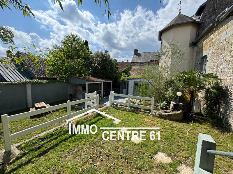 Maison - 228 m² - 8 pièces
