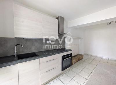 Maison - 90 m² - 4 pièces