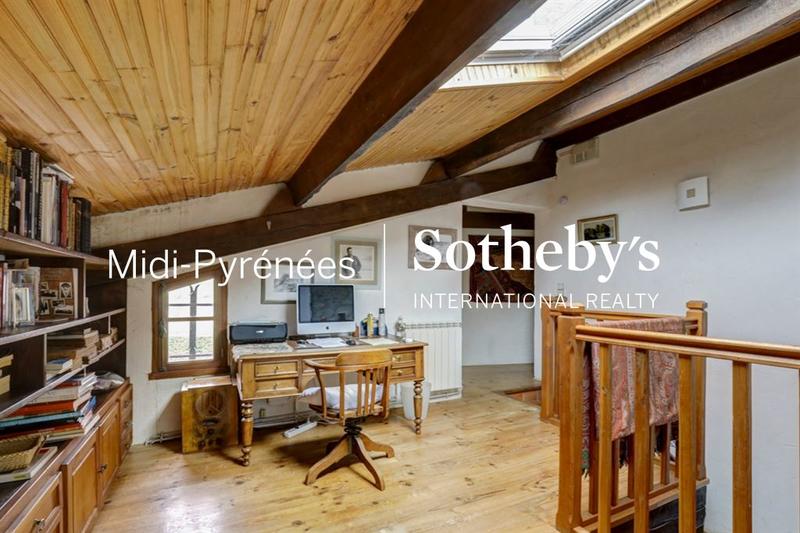 Maison - 256 m² - 7 pièces