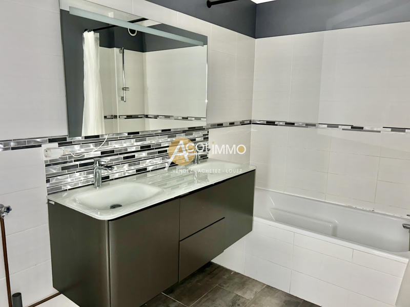 Appartement - 99 m² - 4 pièces