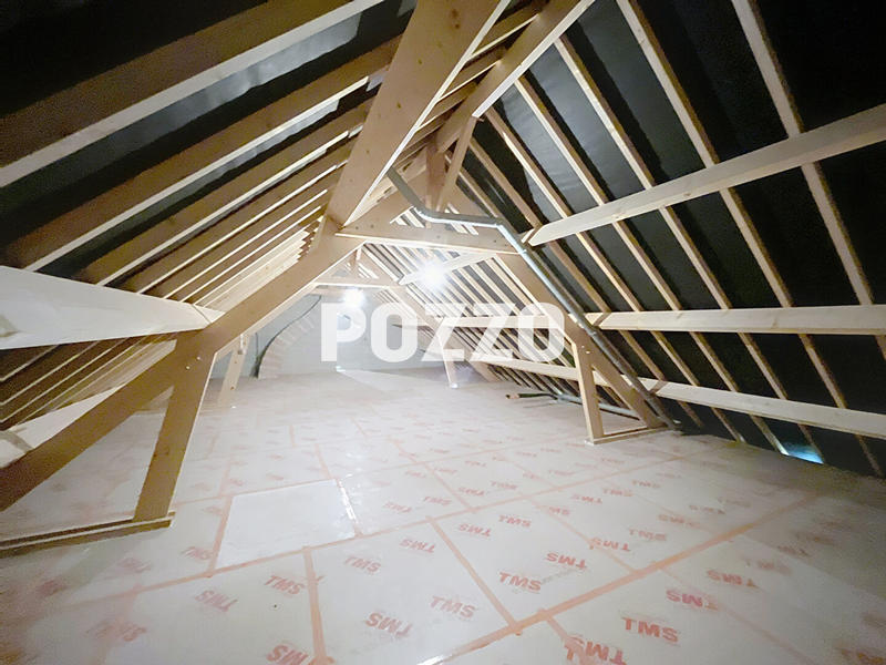 Maison - 102 m² - 4 pièces