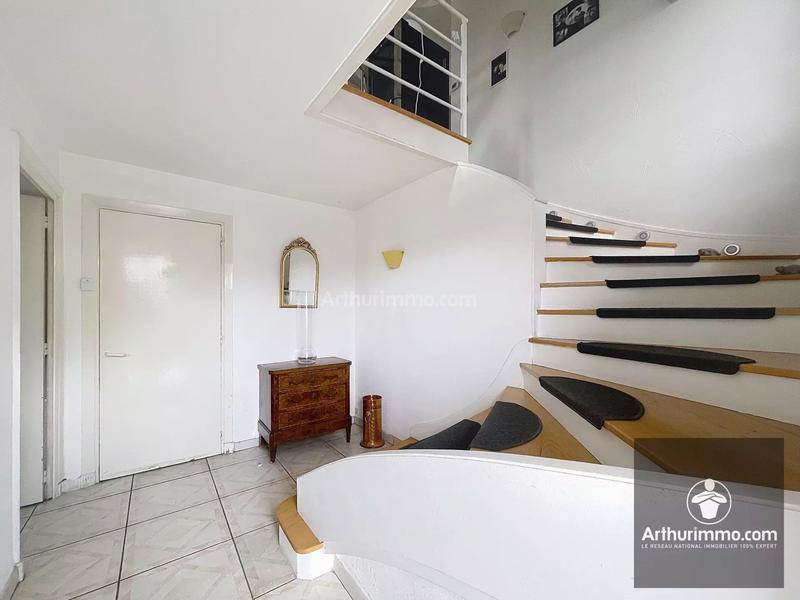 Maison - 183 m² - 8 pièces