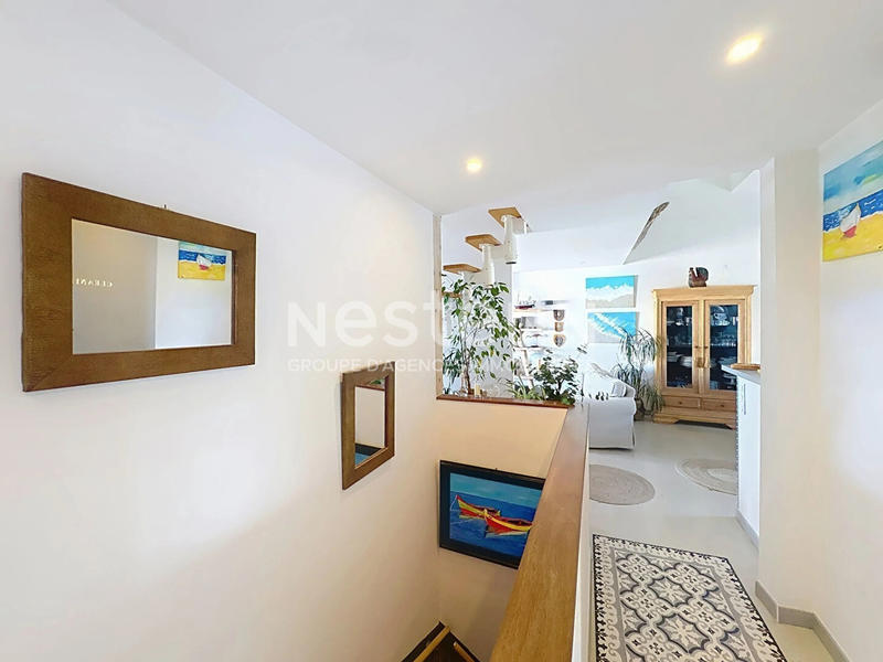 Maison - 185 m² - 9 pièces