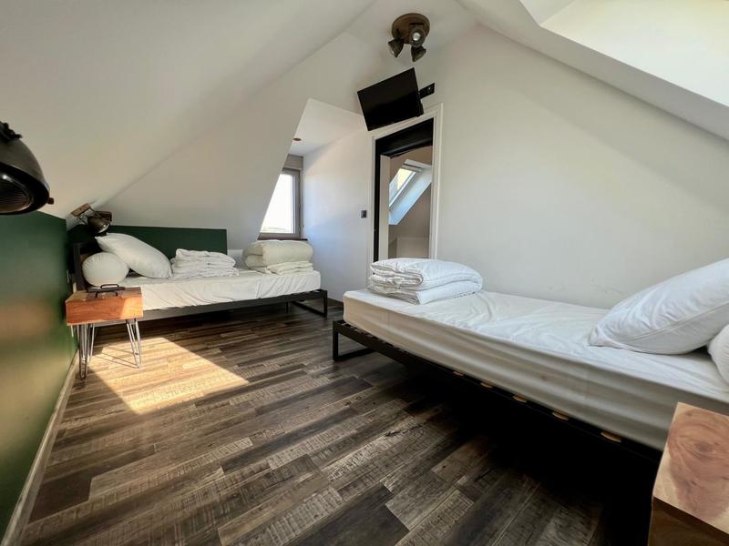 Maison - 215 m² - 9 pièces