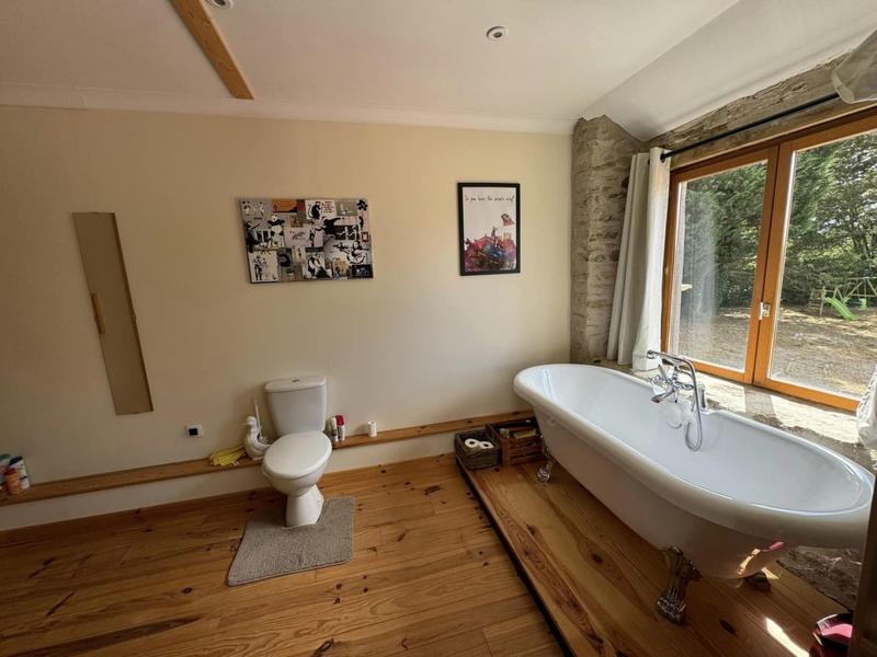 Maison - 280 m² - 14 pièces