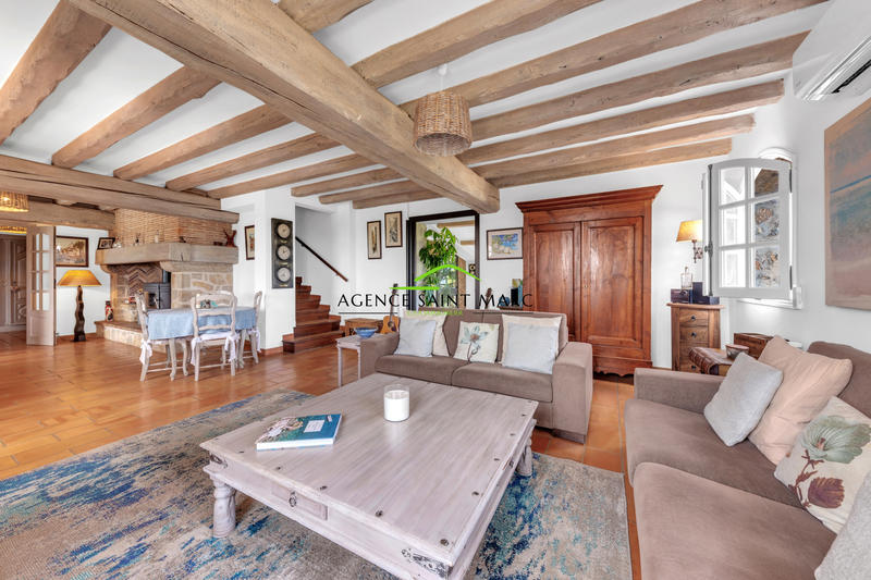 Propriété - 296 m² - 8 pièces