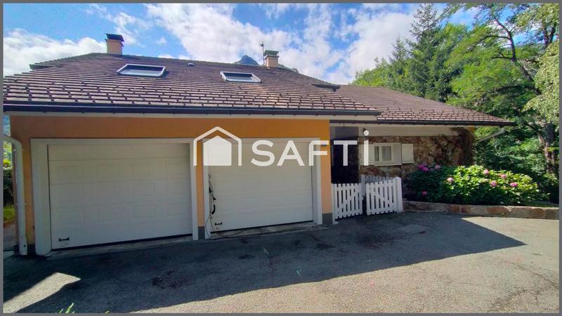 Maison - 223 m² - 11 pièces